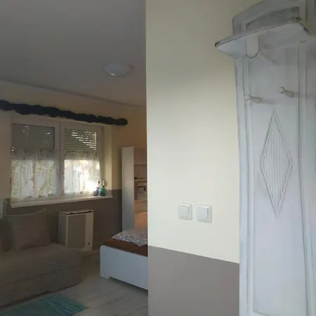 Cseresznyes Haz Apartmán Lipót