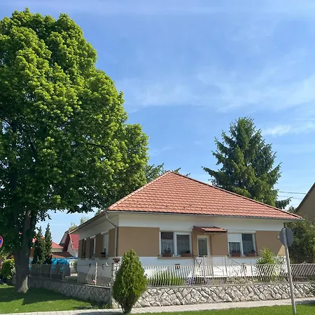 Apartamento Cseresznyés Ház Lipót