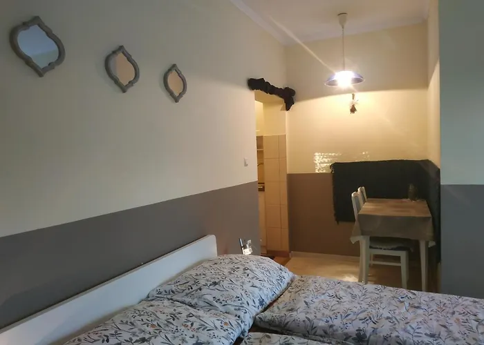Apartament Cseresznyes Haz Lipót