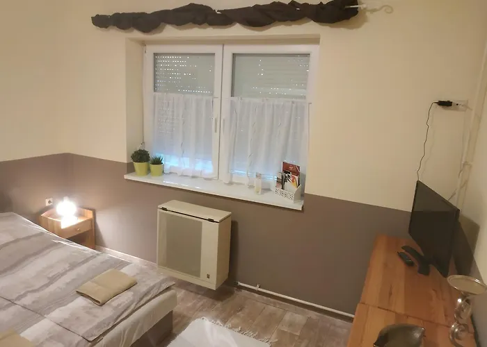 Cseresznyes Haz Apartament *