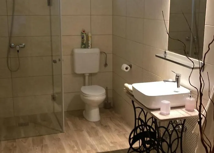Cseresznyes Haz Apartament *